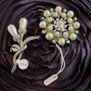 2 NWT Silver Brooches🤍🤍